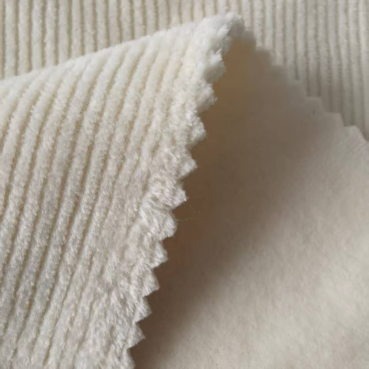 Sản xuất vải dệt liên kết: Những đổi mới và ứng dụng