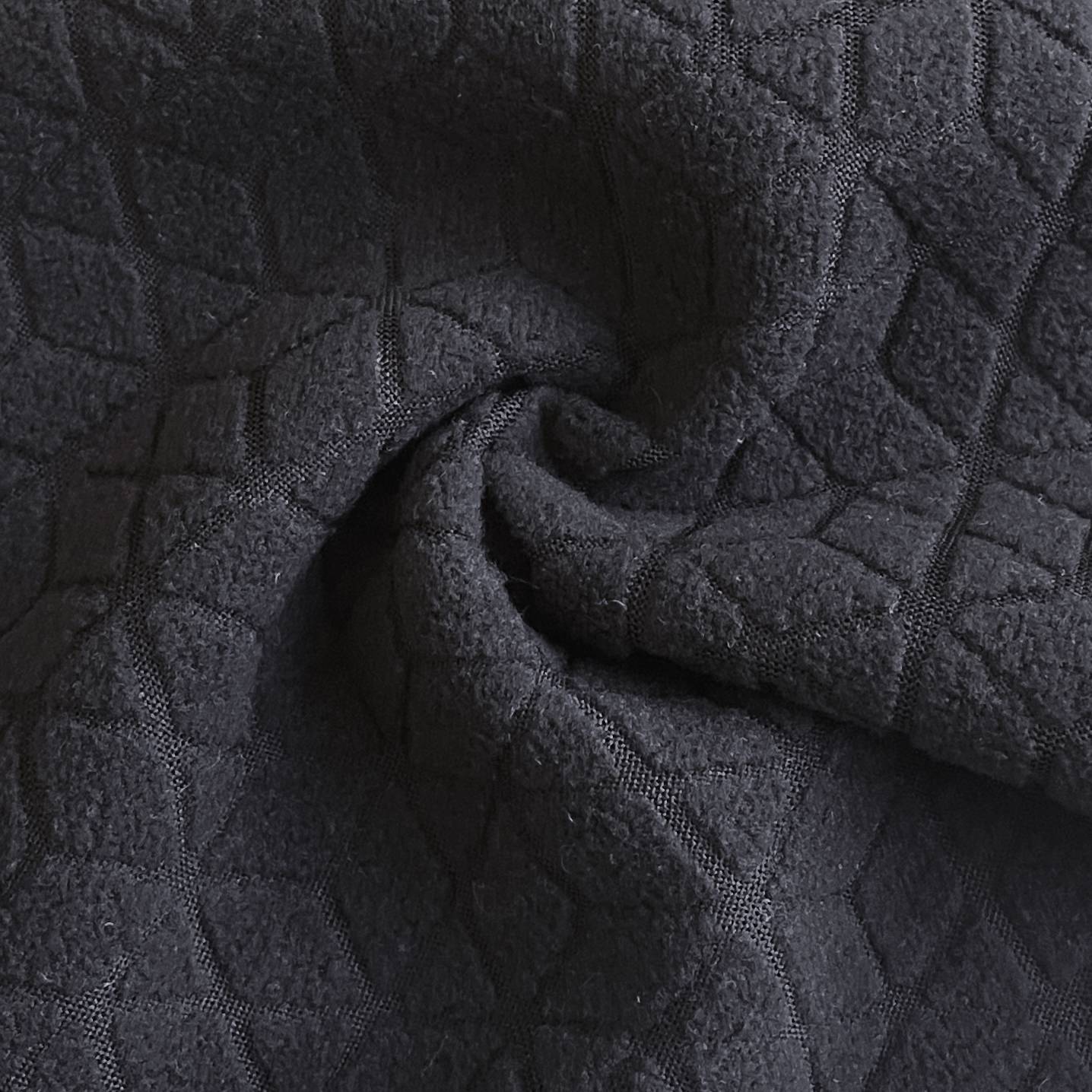 बहुमुखी और आरामदायक 100% पॉलिएस्टर फ़ैब्रिक